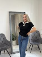 Juoda megzta palaidinė su polo tipo baltu kalnierium - Image 2